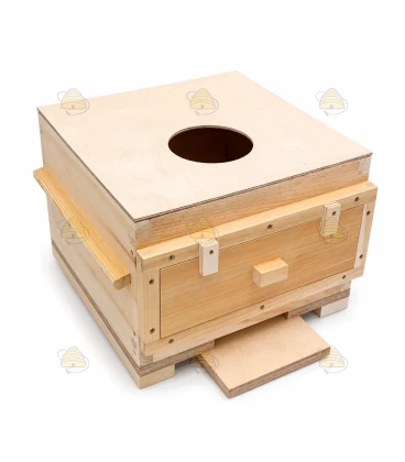 Warré wooden crown board with feeder hole 34 x 34 cm